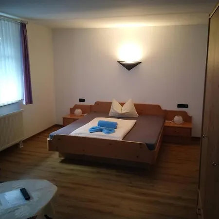 Hotel Waldhaus 3*