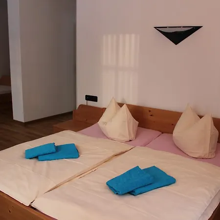 Waldhaus Hotel 3*