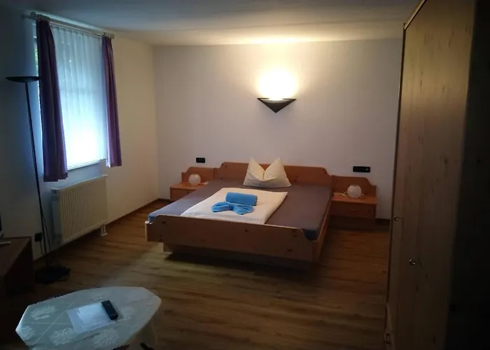 ホテル Waldhaus 3*